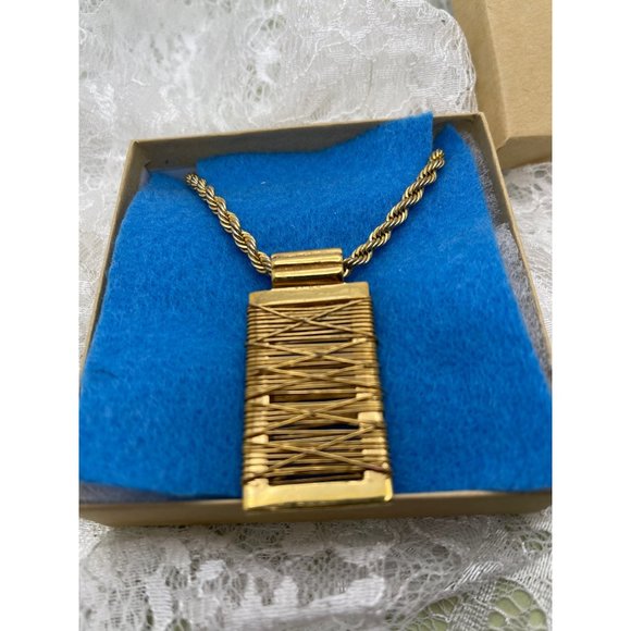 Vintage Gold Tone Rectangle Wire Pendant Spiral Chain Necklace - Picture 1 of 6